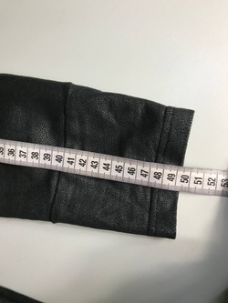 Платье POOOLS стильного кроя, интересной фактуры 44 размер