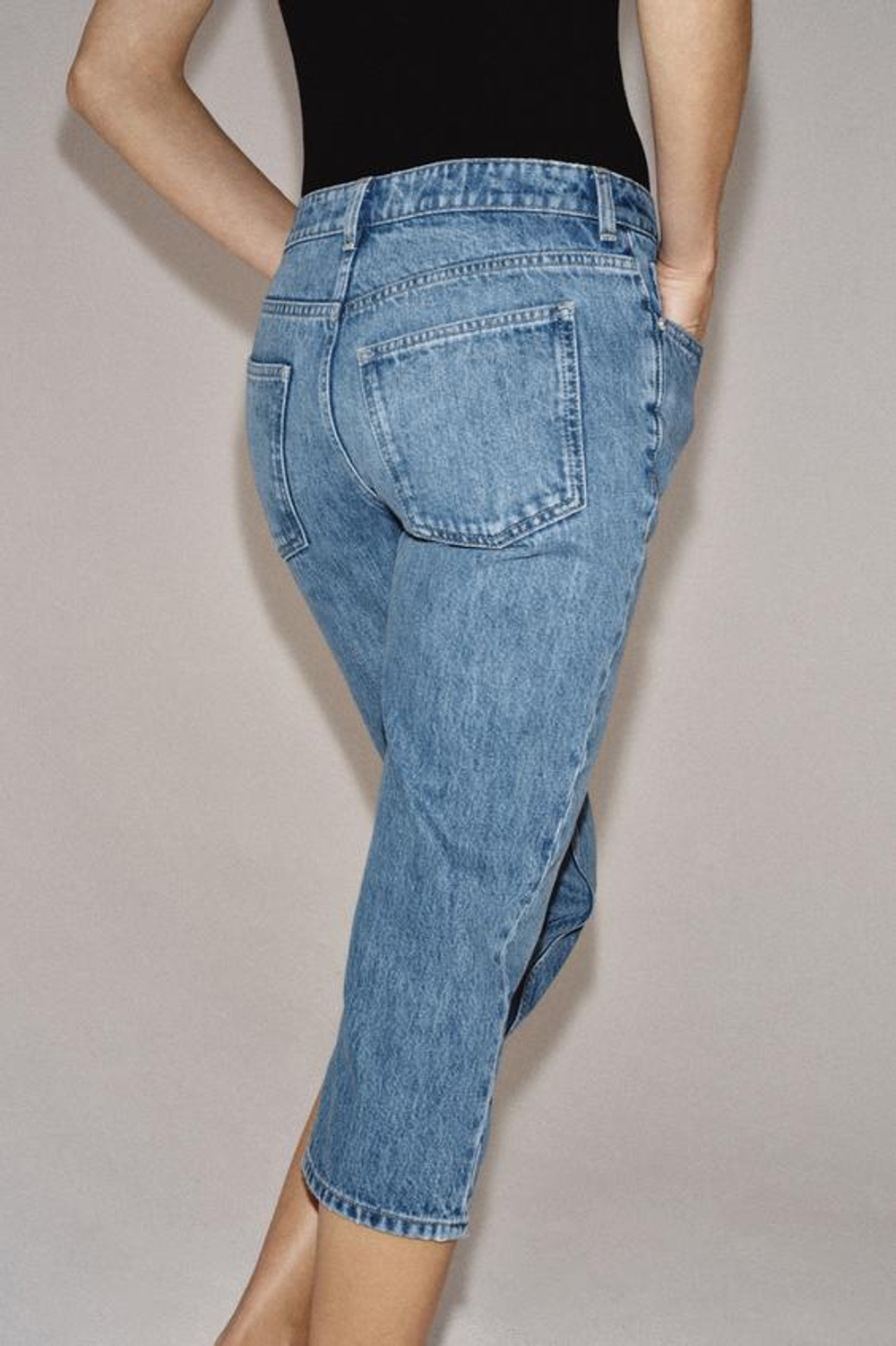 ZARA ДЖИНСЫ КАПРИ СО СРЕДНЕЙ ПОСАДКОЙ — ZW COLLECTION, СИНИЙ