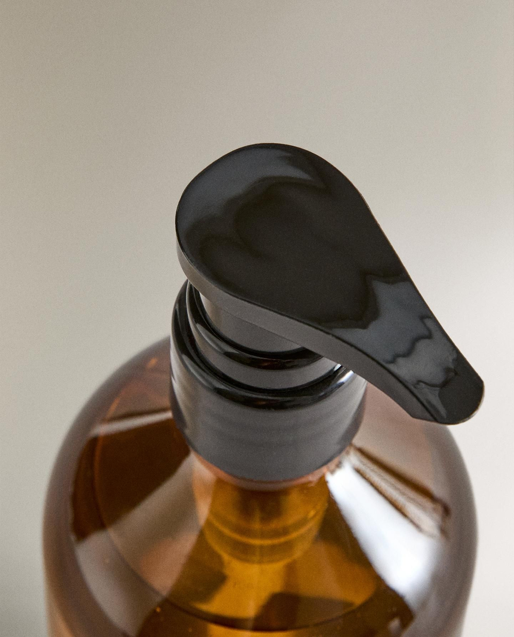 Zara Home - Мыло в форме ракушки musk shades, 500 мл