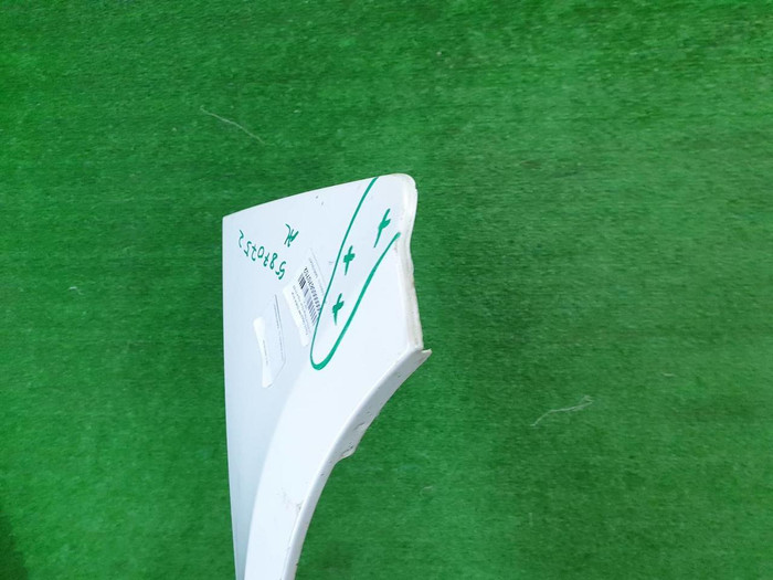 Крыло переднее правое Range Rover Vogue 3 L322 (2002-2012)