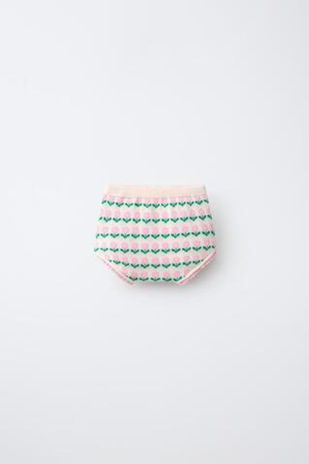 ZARA ТРУСЫ ИЗ ТРИКОТАЖА С ЦВЕТОЧНЫМ ЖАККАРДОВЫМ УЗОРОМ, ЭКРЮ
