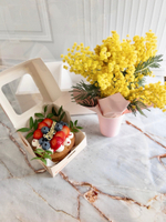 Бенто медовик + Букет Мимозы в стакане