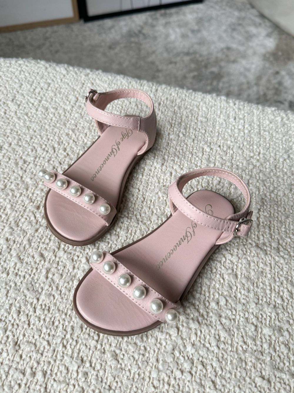 Кожаные босоножки Age of Innocence, 25