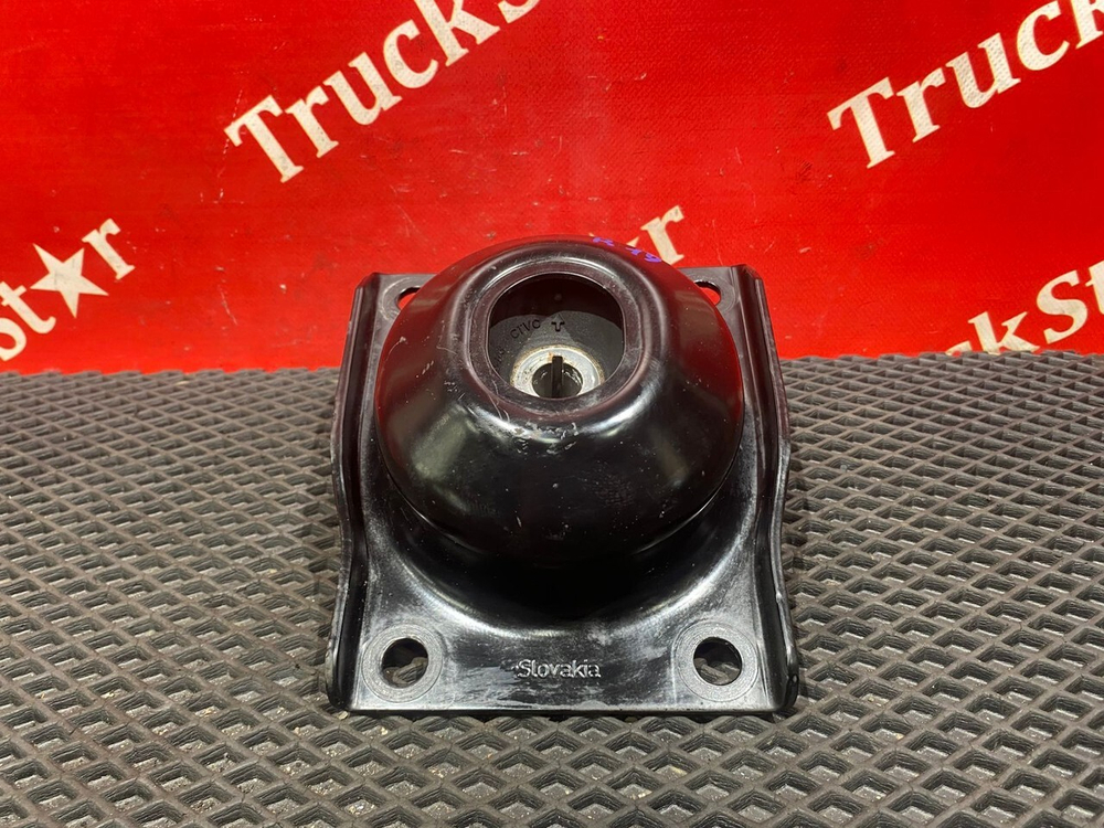 Подушка двигателя передняя 2016 г.