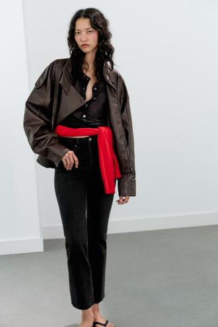 ZARA ДЖИНСЫ TRF CROPPED FLARE С ВЫСОКОЙ ПОСАДКОЙ, ЧЕРНЫЙ