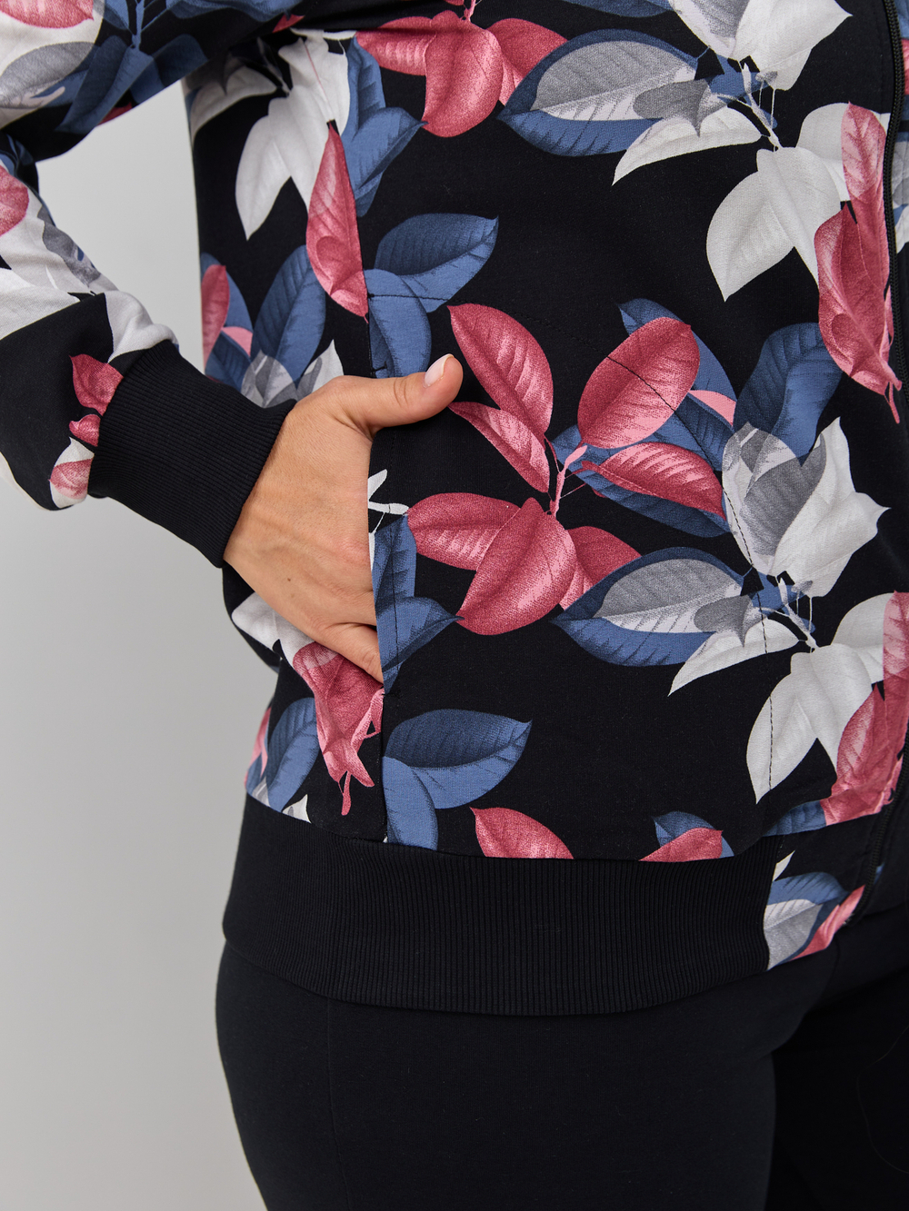 Костюм с брюками КБ-184/черныйбордо-листья