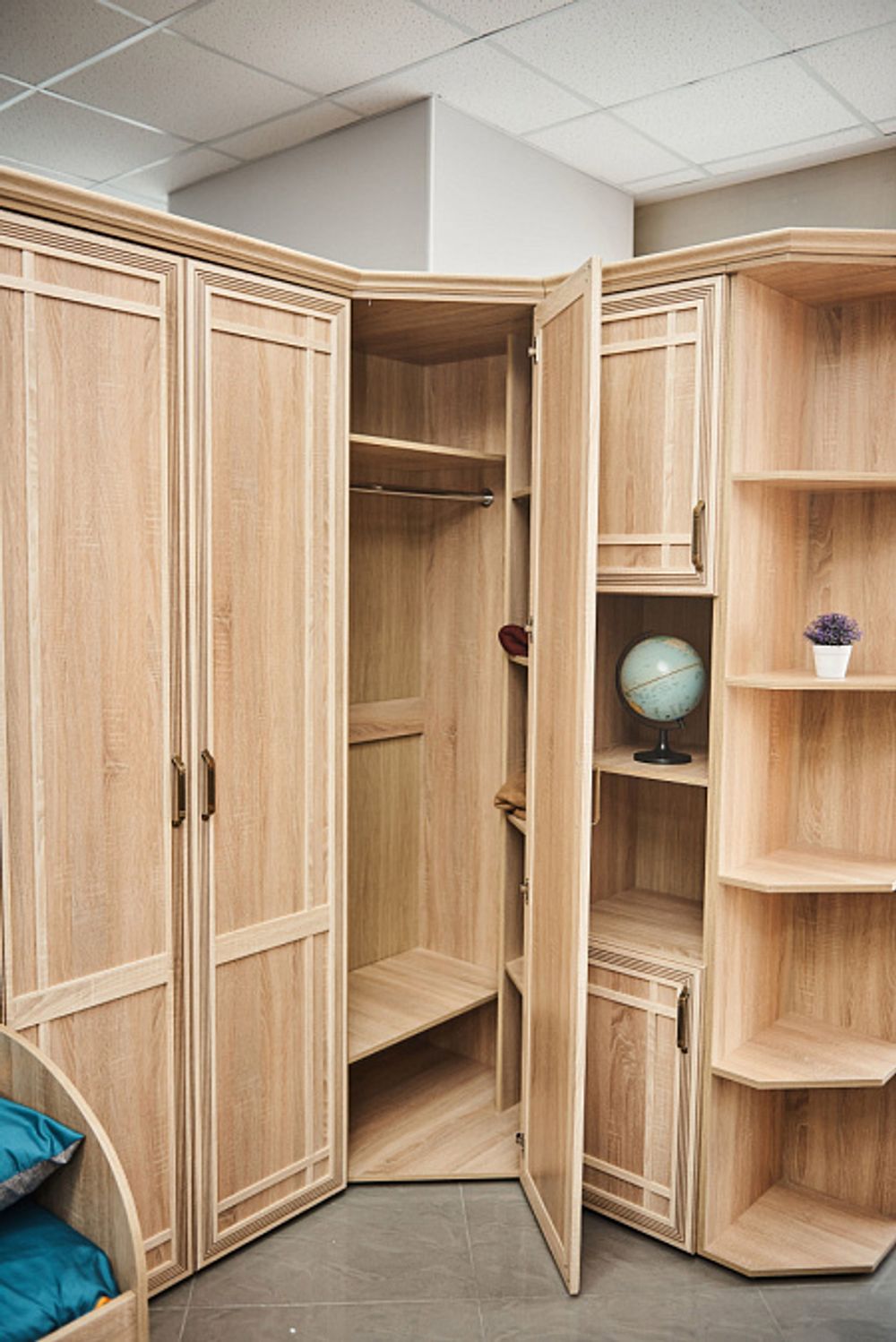 Бруно Шкаф угловой зеркальный (440)