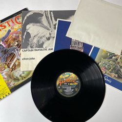 Винтажная виниловая пластинка LP Elton John Captain Fantastic And The Brown Dirth Cowboy (Japan 1975) (Obi) Полный Комплект Постер, Два Буклета