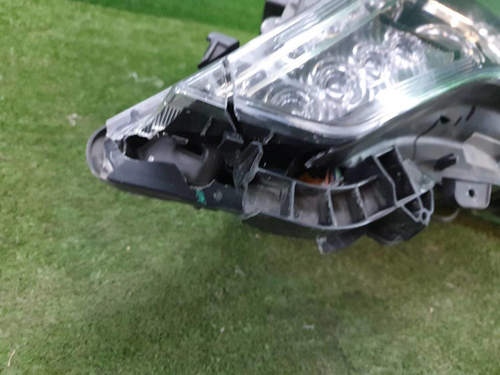 Битая Фара левая Toyota Land Cruiser Prado 150 (2013-2017) LED