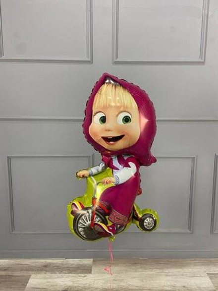 Маша на самокате