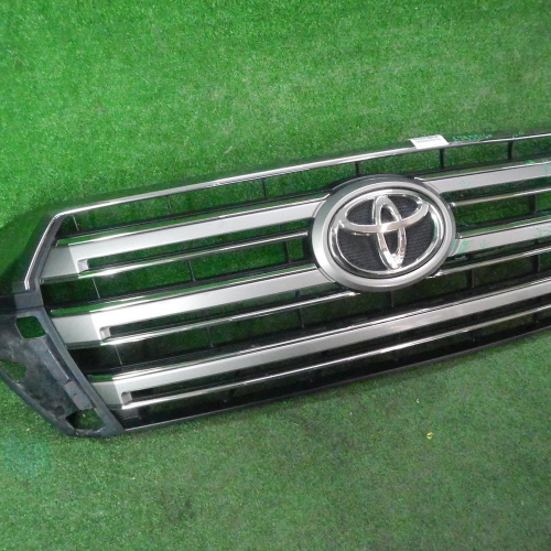 Решетка радиатора Toyota Land Cruiser 200 (2015-2021)