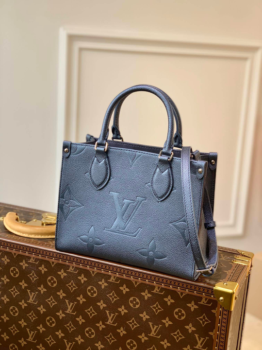 Louis Vuitton Onthego PM
