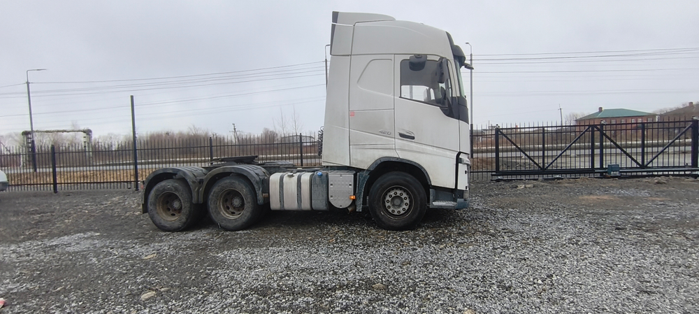 Volvo FH 6x4 Седельный тягач FH-TRUCK (Дизельный, 12,8 л, 428 л.с., АТ)
