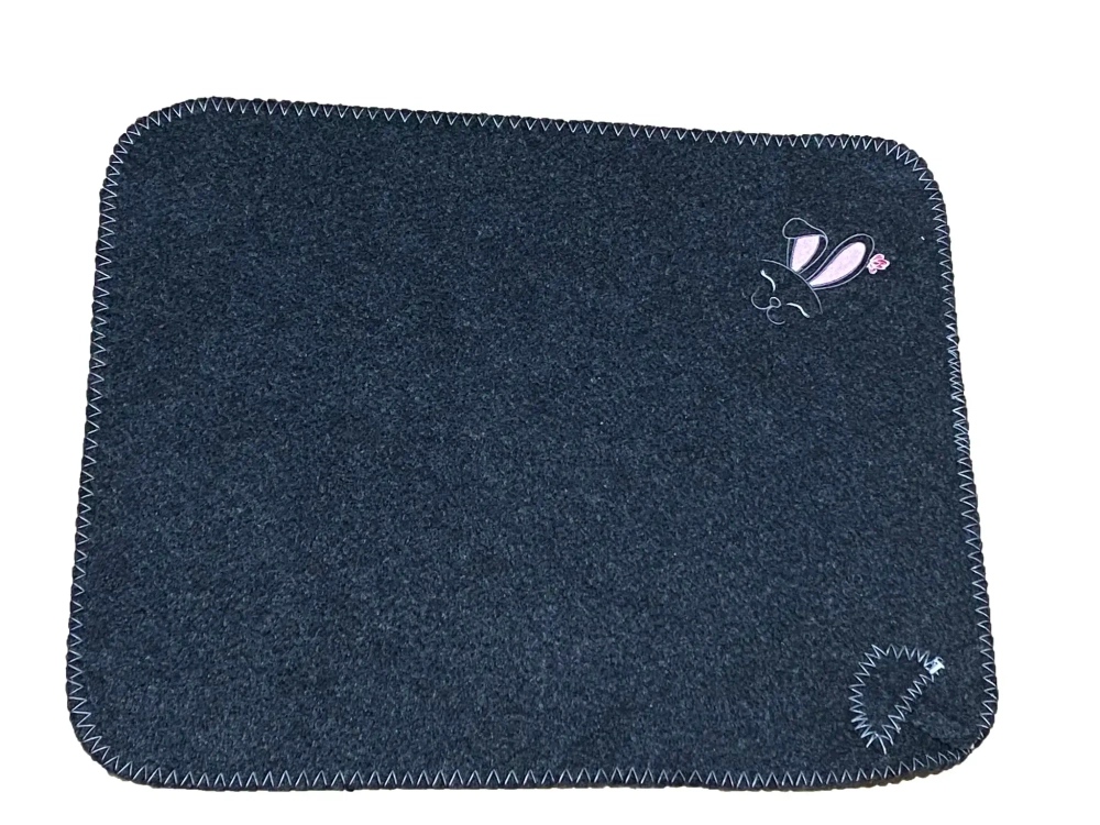 Коврик серый с вышивкой «Follow « (без упаковки) 38**48см