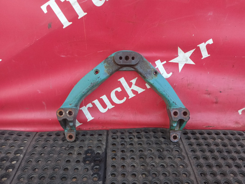 Кронштейн двигателя передний