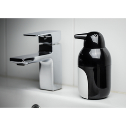 Диспенсер для мыла Qualy Penguin черно-белый