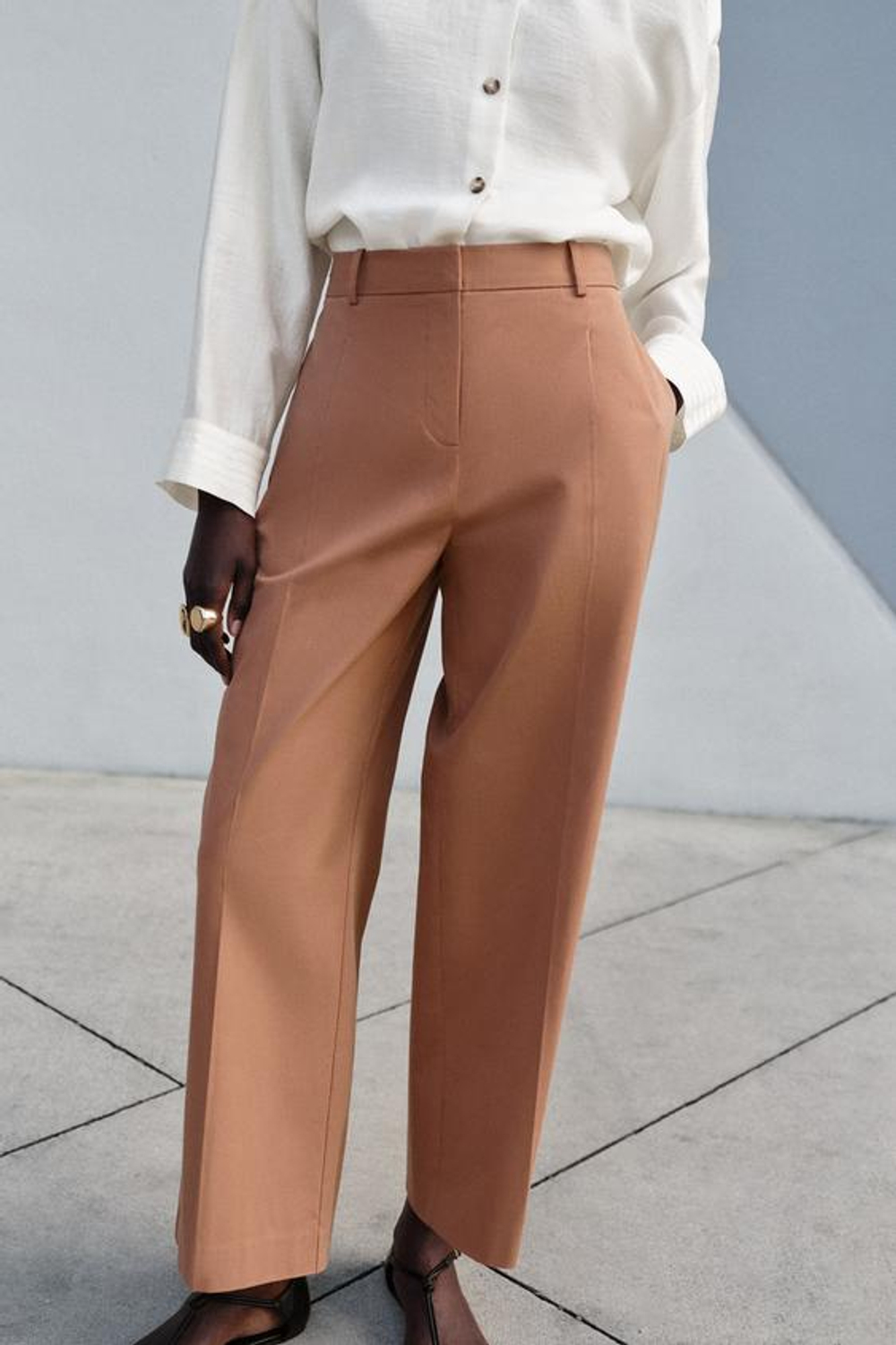 ZARA ПРЯМЫЕ БРЮКИ С ЗАЩИПАМИ, БЕЖЕВЫЙ