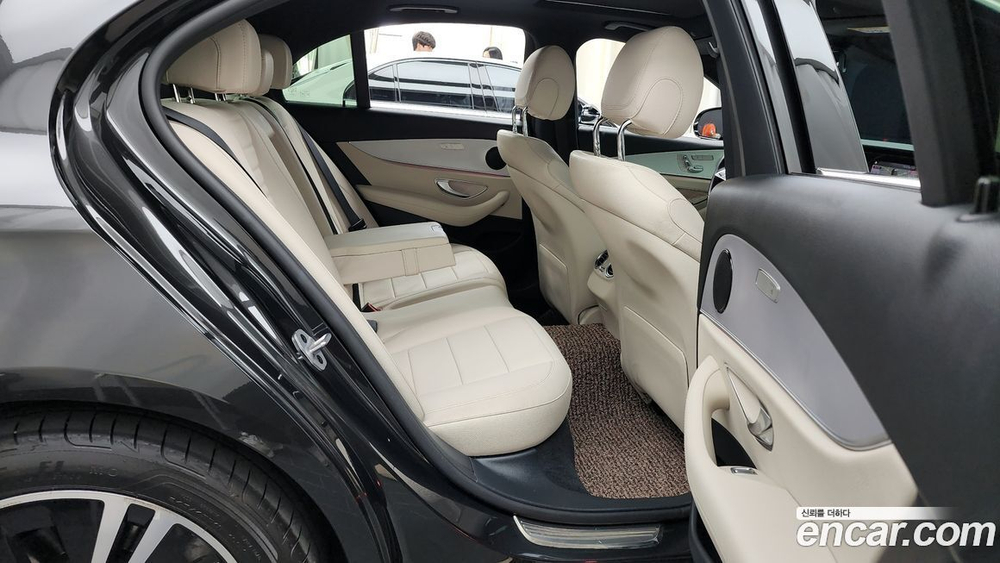Mercedes-Benz E-Class W213 E250 Avangarde (05.2021)