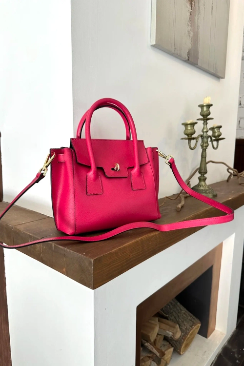 Женская форматная сумка из натуральной толстой кожи цвета фуксия