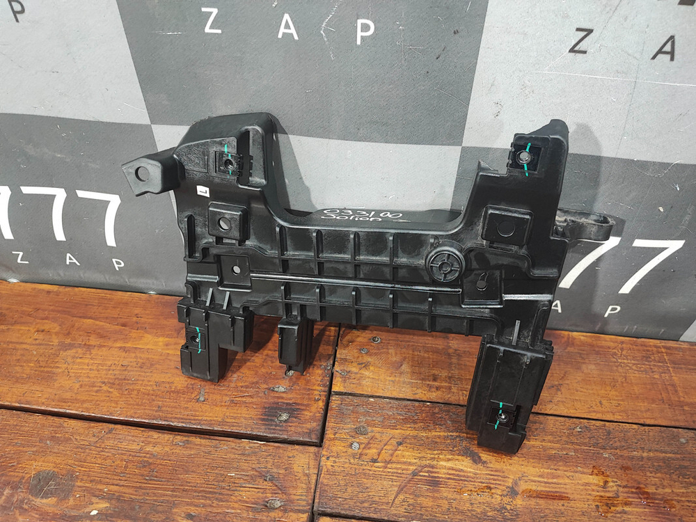 Кронштейн решетки радиатора левый Haval Jolion 21-нв Б/У Оригинал 5509117XST01A