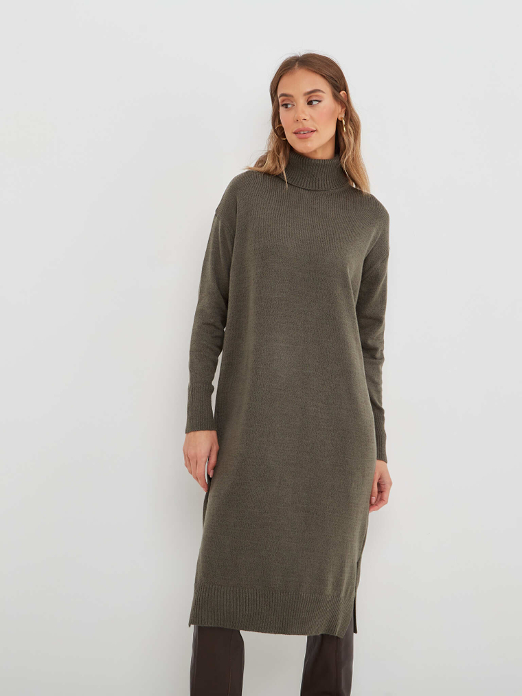 Вязаное платье водолазка