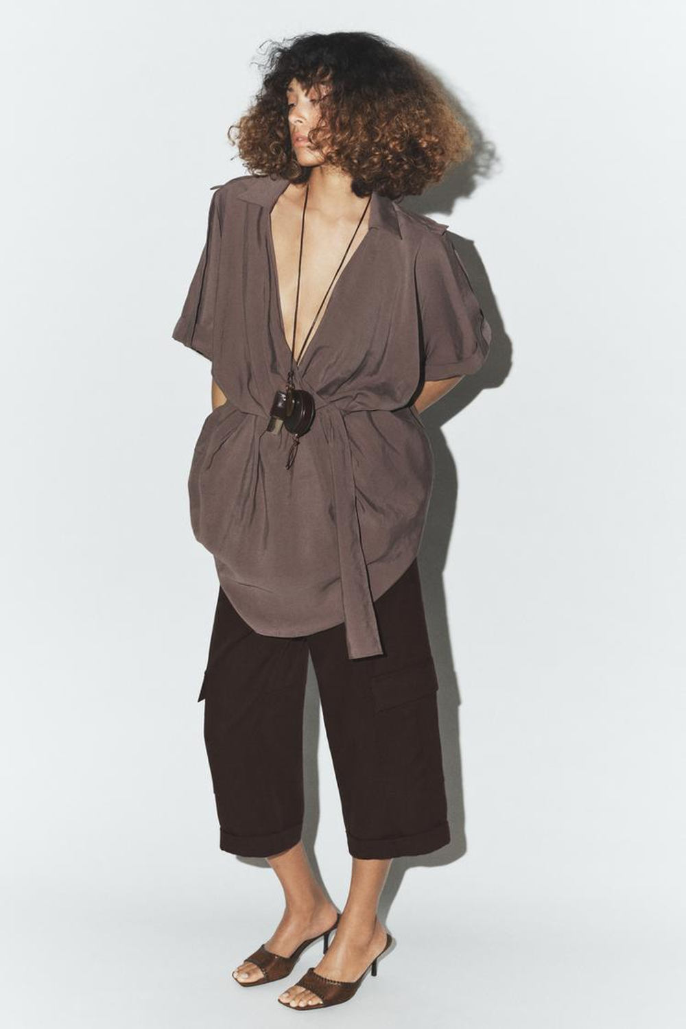 ZARA КОРОТКОЕ ПЛАТЬЕ НА ЗАПАХ, КОРИЧНЕВЫЙ