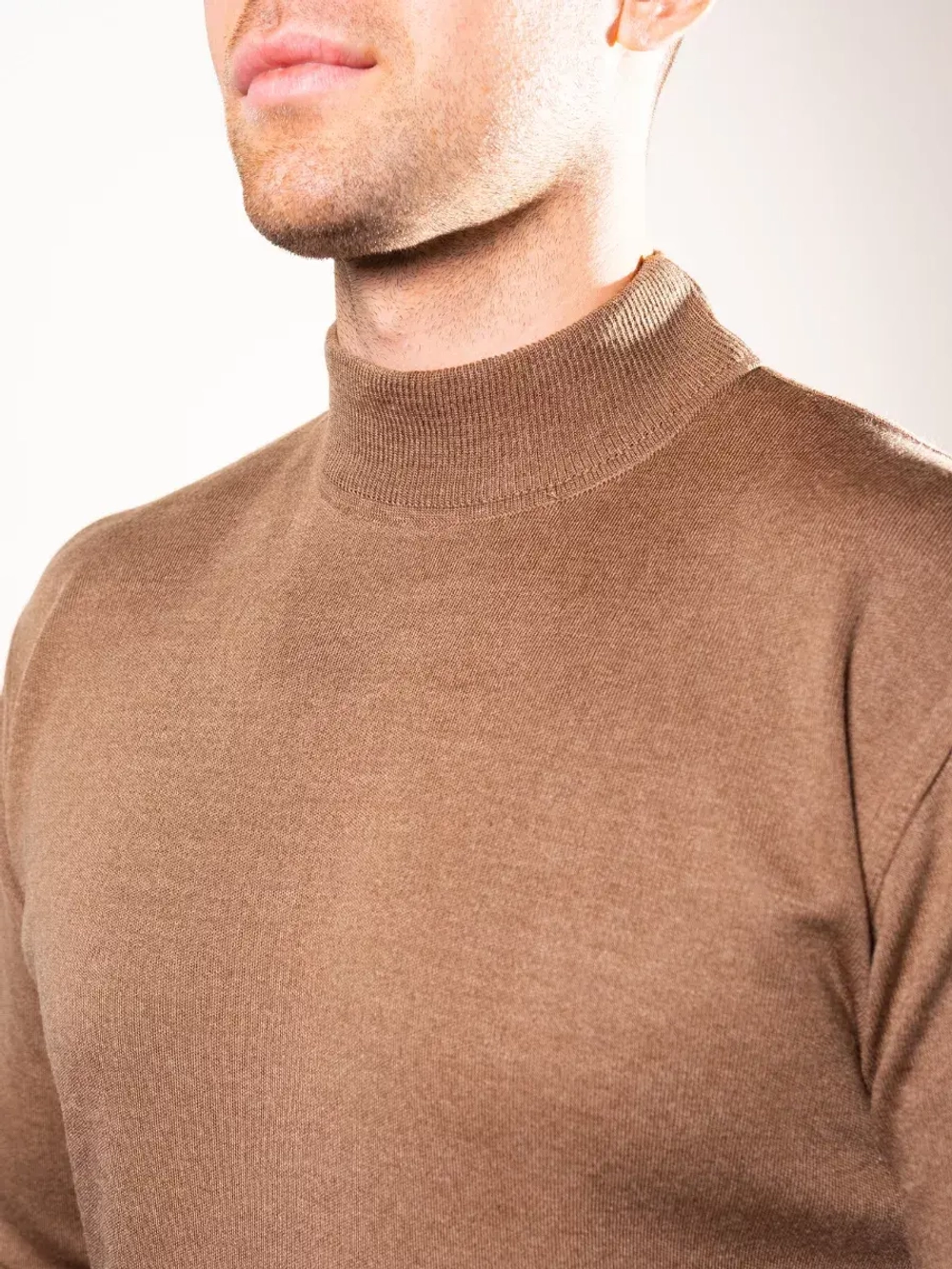 Джемпер Турция тонкий теплый с горлом