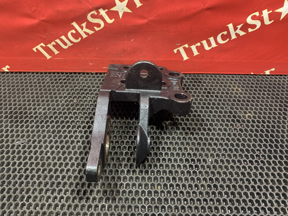 Кронштейн торсиона кабины правый 2023г.