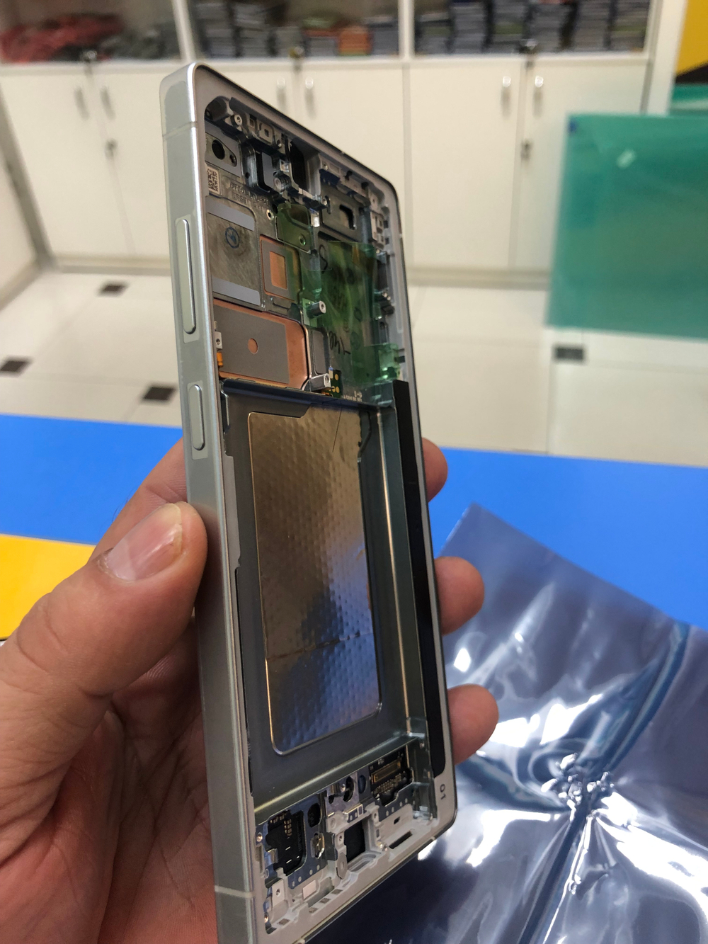 Samsung Galaxy S25 Ultra (SM-S938B) Дисплей в сборе с тачскрином и рамкой, Titanium Silver, Оригинал