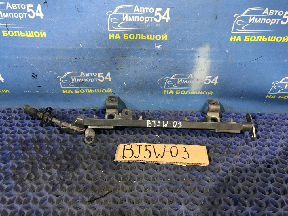 Топливная рейка MAZDA FAMILIA 2001