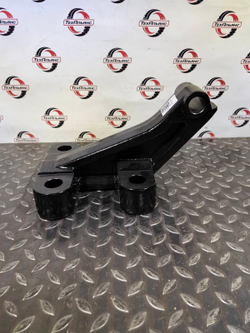 Петля крепления капота 16905159