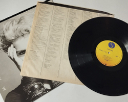 Винтажная виниловая пластинка LP Madonna (Germany 1983) Lucky Star