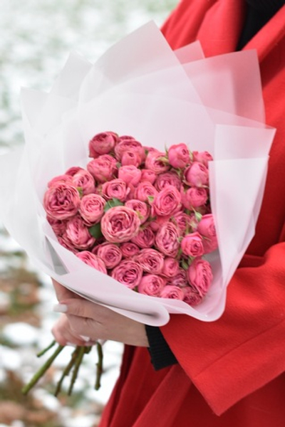 Букет из кустовых роз мадам бомбастик, 9 шт