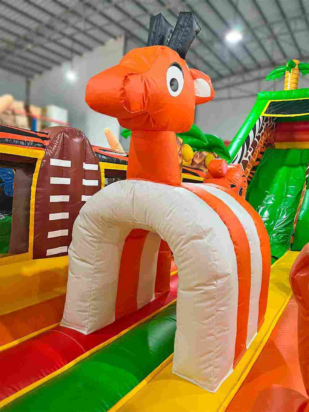 Коммерческий надувной батут «Сафари Ультра 2», 12*6*7 м.