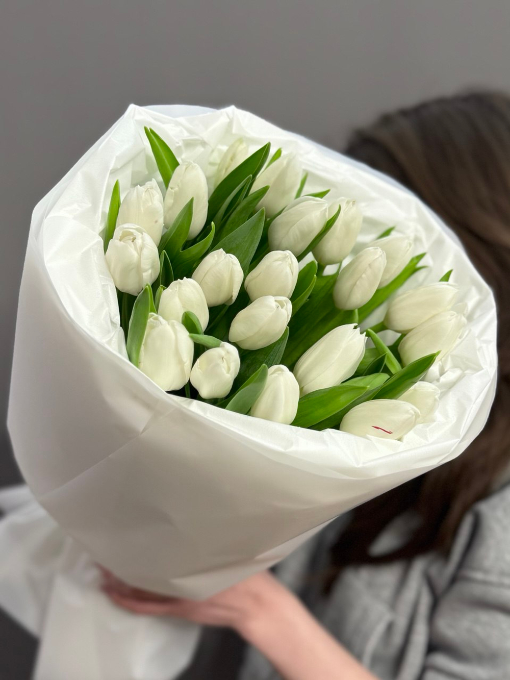 Монобукет из 21 белых тюльпанов