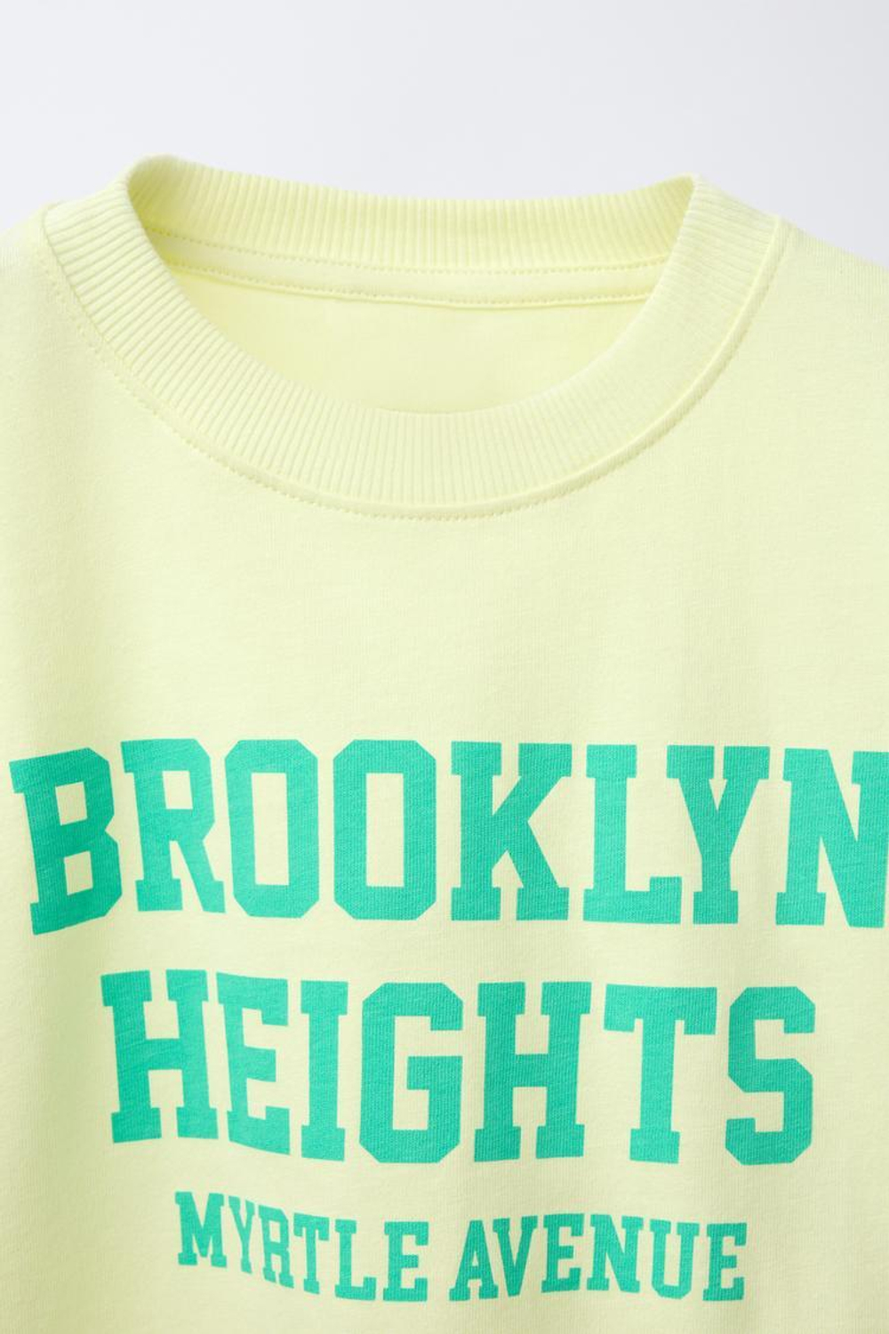 ZARA ФУТБОЛКА С ТЕКСТОВЫМ ПРИНТОМ, ЛАЙМОВЫЙ