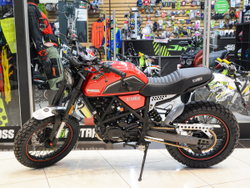 Мотоцкил FUEGO SCRAMBLER LUX 300 ПТС (красный)