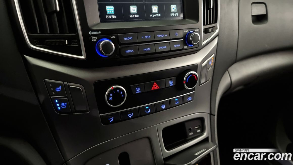 Hyundai The New Grand Starex Van 3-х местный (11.2020)