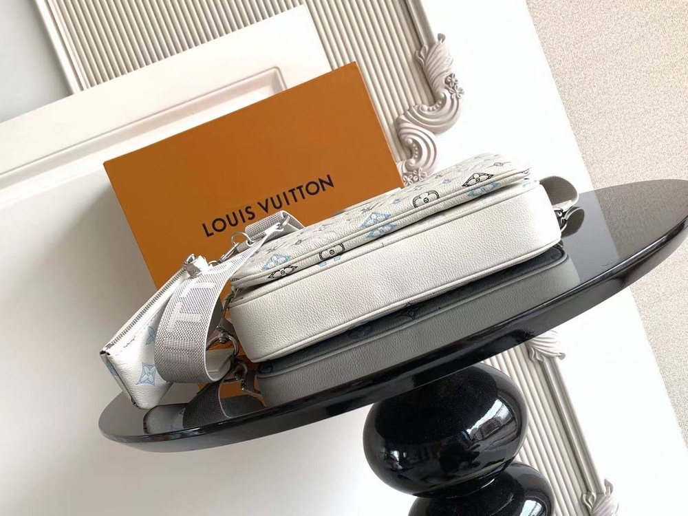 Сумка через плечо/мессенджер Louis Vuitton Trio