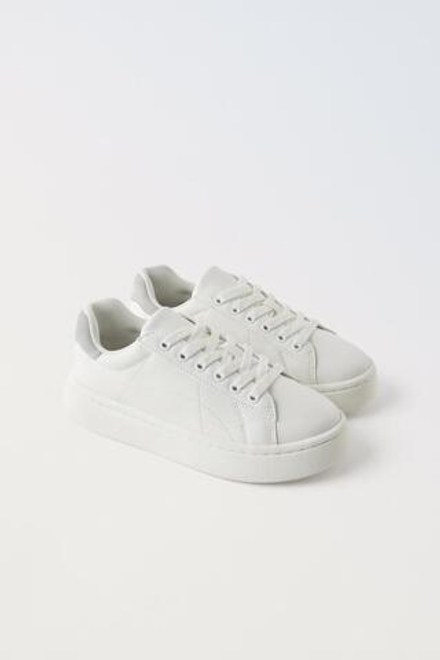 ZARA МИНИМАЛИСТИЧНЫЕ КРОССОВКИ СО ШНУРОВКОЙ И ОБЪЕМНОЙ ПОДОШВОЙ, БЕЛЫЙ
