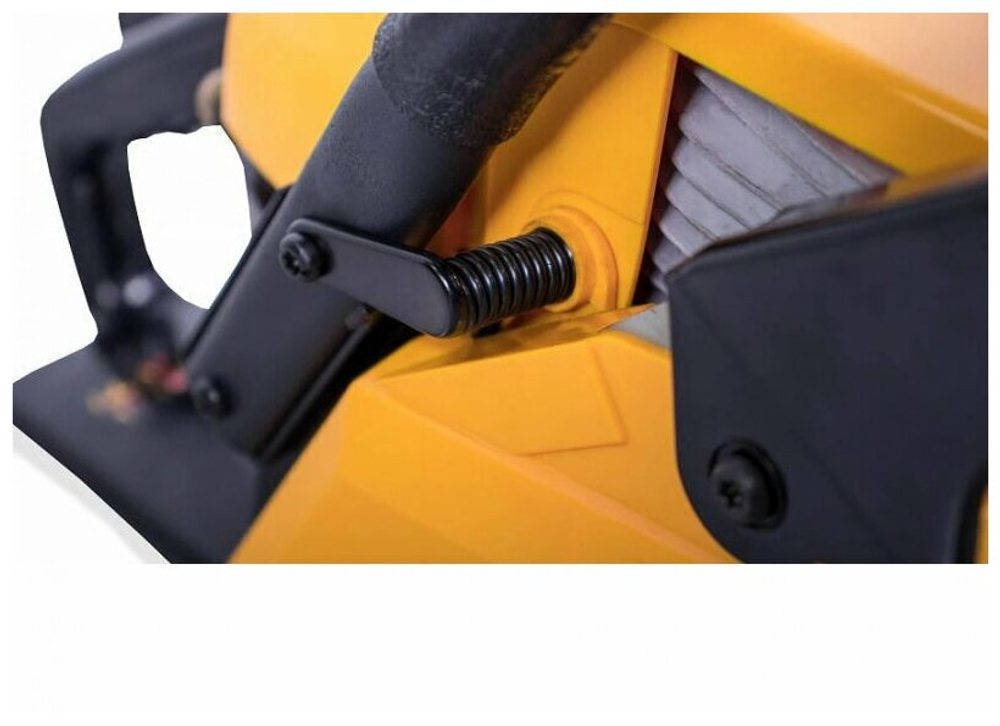 Бензопила цепная CHAMPION 241-16 (1,8кВт / 40см3 легкий старт, 4,7кг)