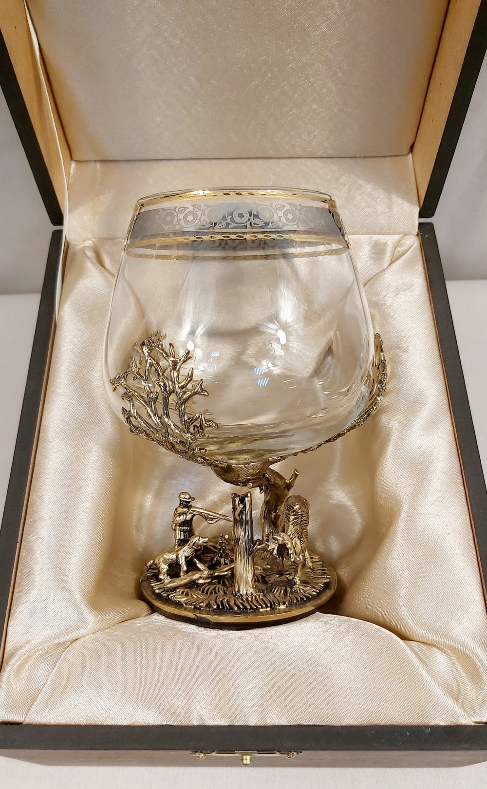 Бокал для коньяка "Охота на лося" в подарочном футляре