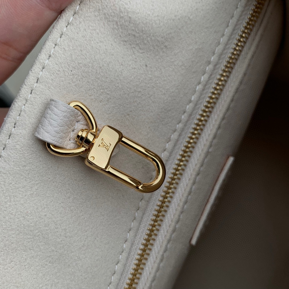 Louis Vuitton OnTheGo PM