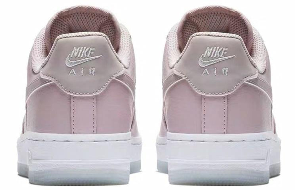 Кроссовки Nike Air Force 1 07 Ess (Женская размерная сетка)