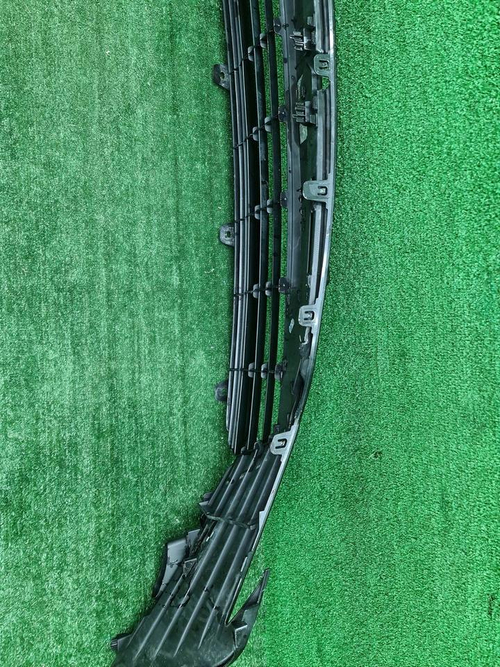 Решетка переднего бампера Toyota Camry XV70 20-нв