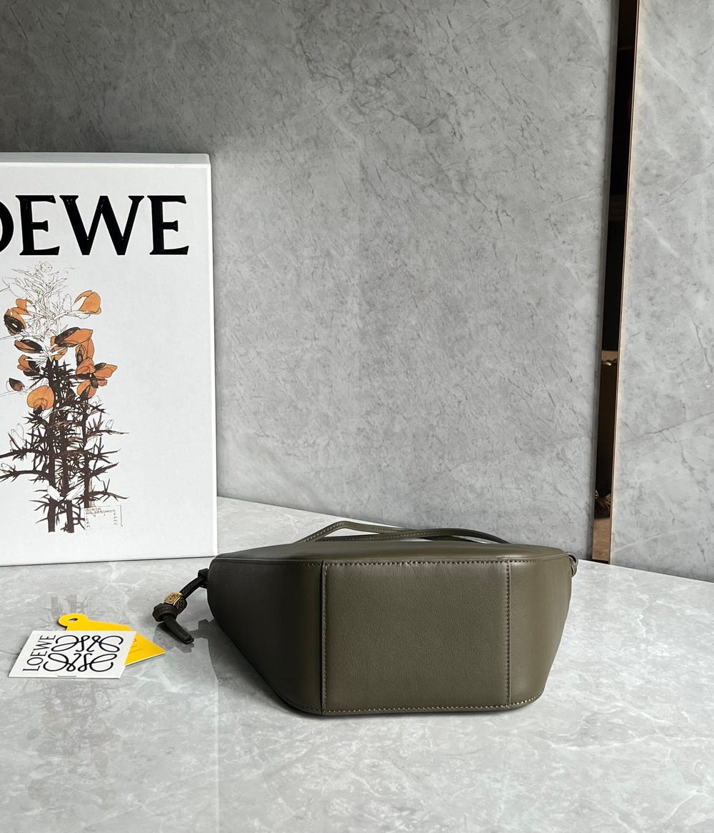 Loewe Mini Hammock Hobo 28 cm