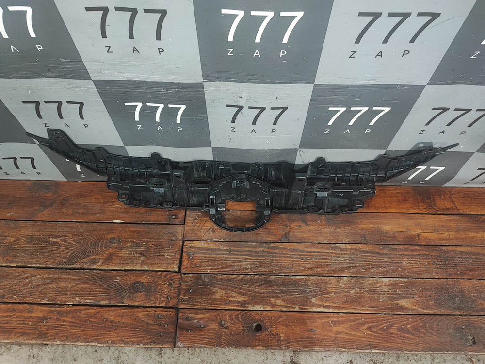 Кронштейн решетки радиатора Toyota RAV4 V (XA50) 18-нв Б/У Оригинал 531150R030