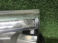 Битая Фара правая Toyota Hilux 8 (2015-2020) LED