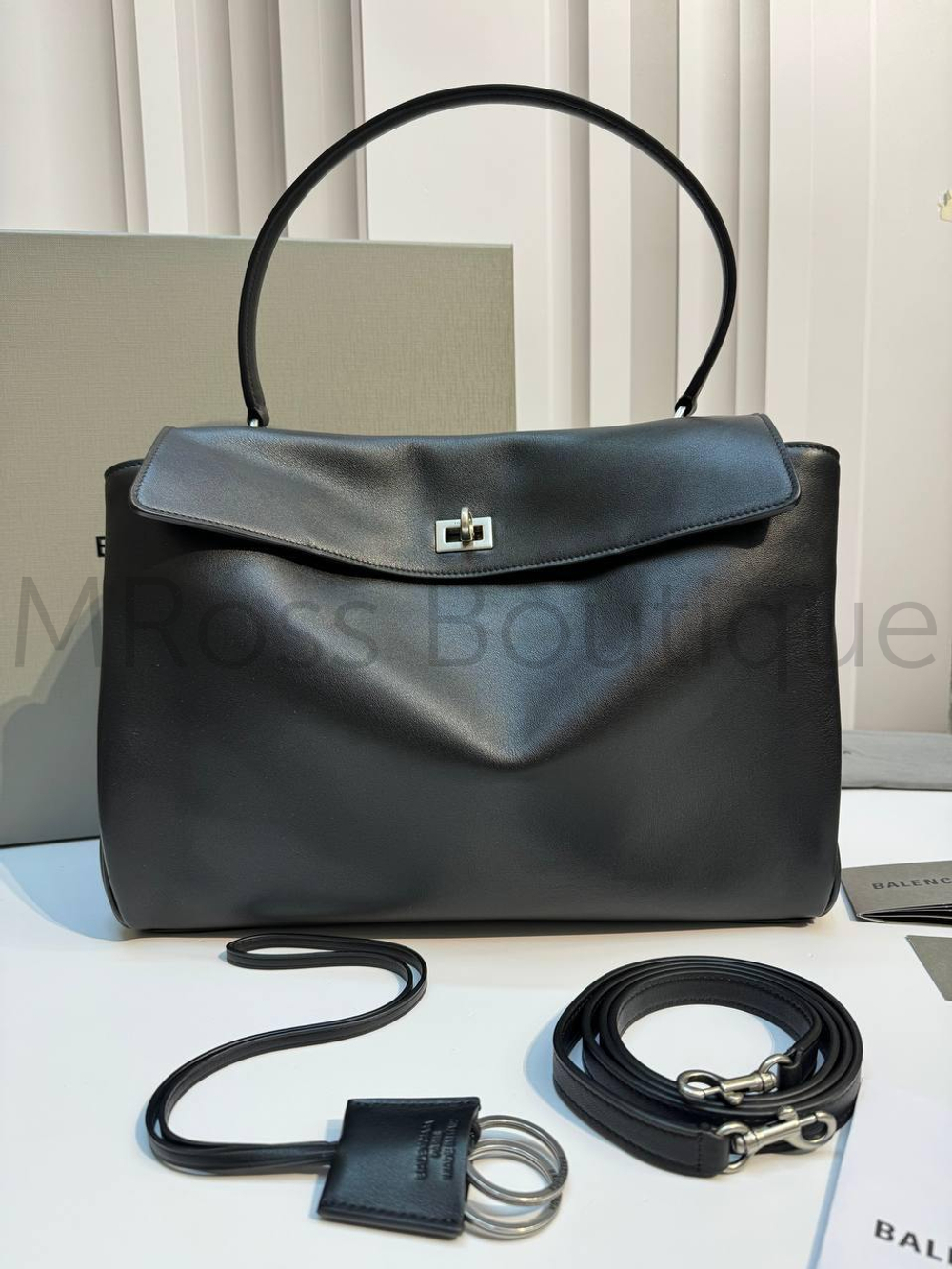 Сумка Balenciaga Rodeo кожаная черного цвета