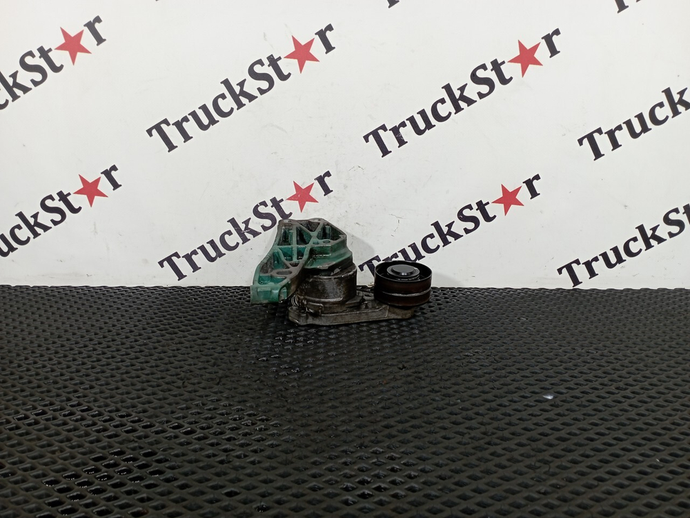 Ролик-натяжитель приводного ремня